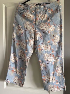 Nine West Light Blue Floral Cropped Jeans